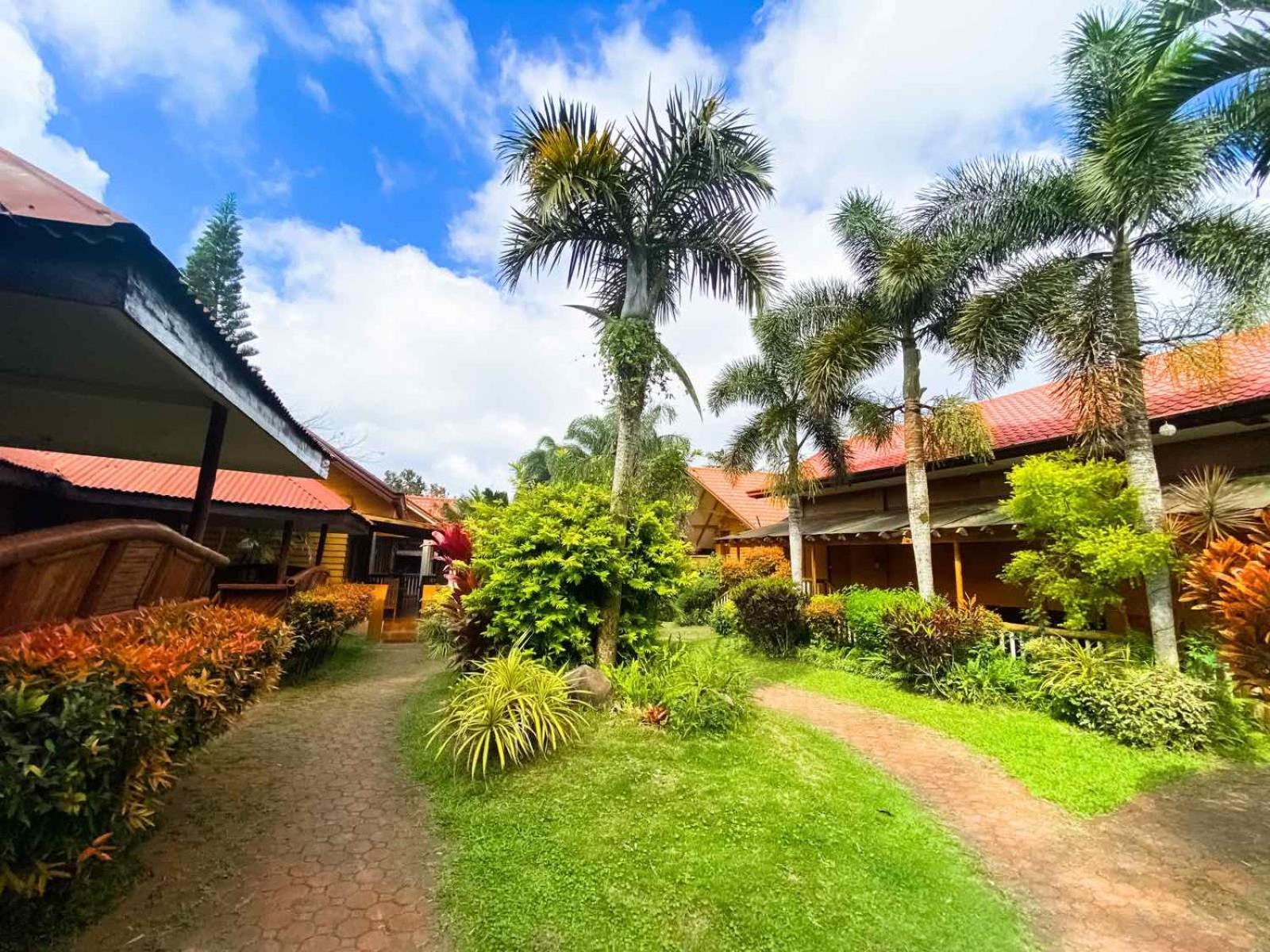 Bali Village Hotel Tagaytay City Bagian luar foto