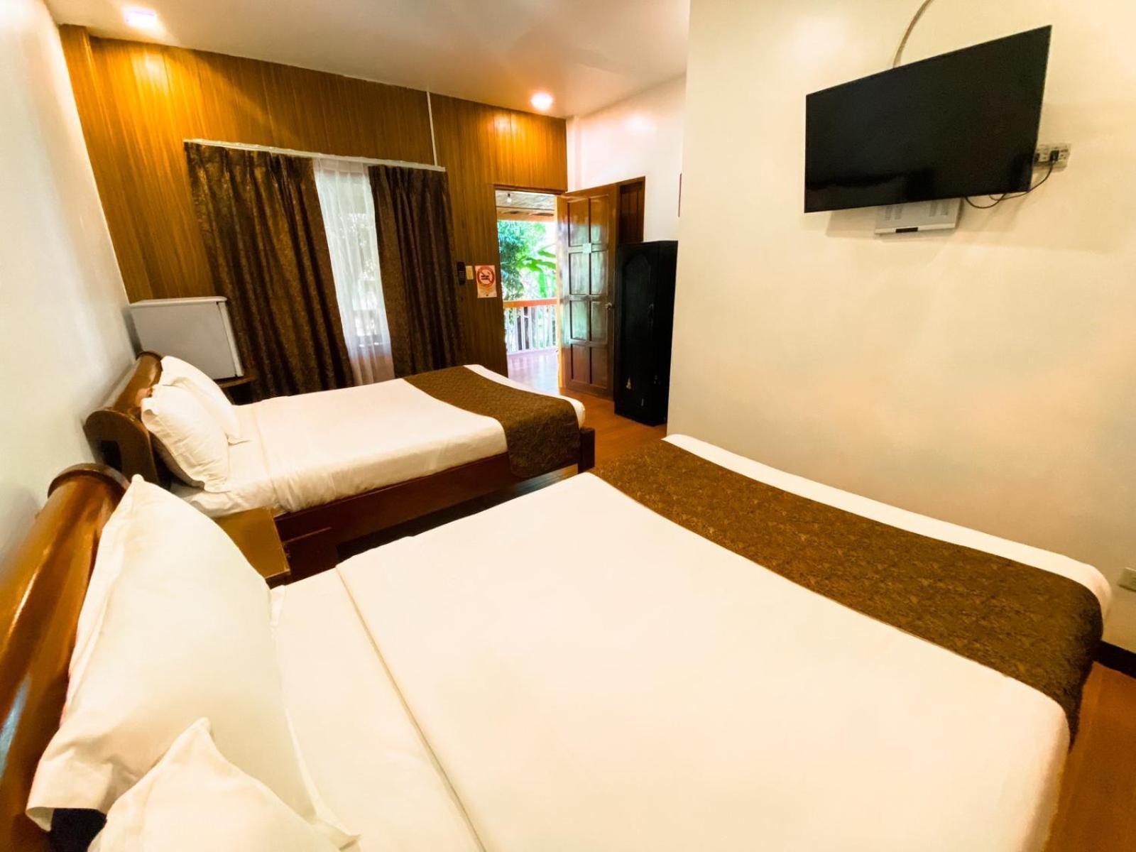 Bali Village Hotel Tagaytay City Bagian luar foto